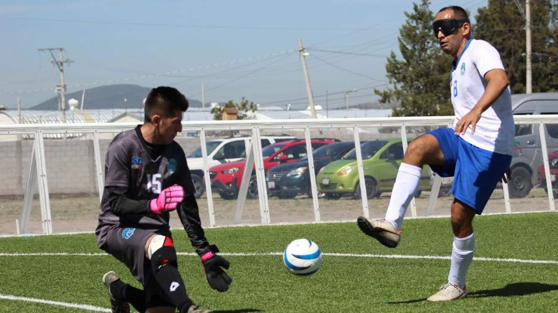 Argeni Álvarez, derecha, capitán de Costa Rica durante la sesión del sábado